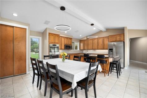 33008 Woodhaven Circle North Ridgeville OH 44039