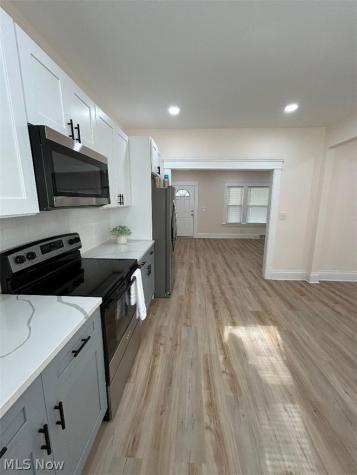 3279 W 97 Street Cleveland OH 44102
