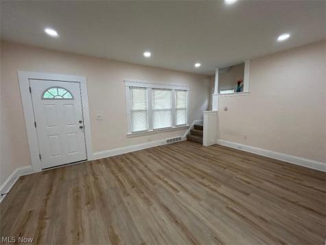 3279 W 97 Street Cleveland OH 44102