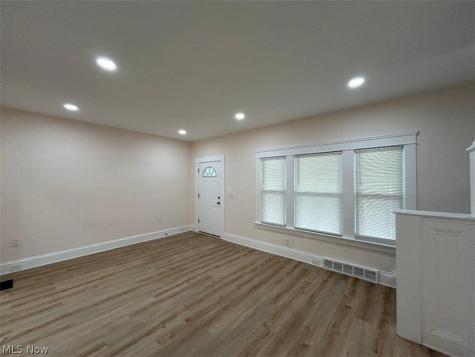 3279 W 97 Street Cleveland OH 44102