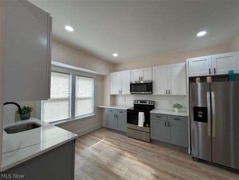 3279 W 97 Street Cleveland OH 44102