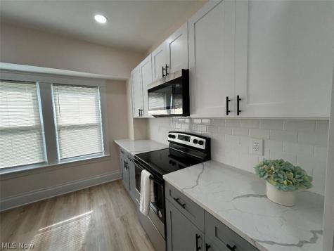 3279 W 97 Street Cleveland OH 44102