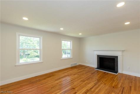 17606 Chagrin Boulevard Shaker Heights OH 44120