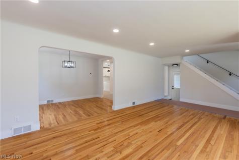 17606 Chagrin Boulevard Shaker Heights OH 44120