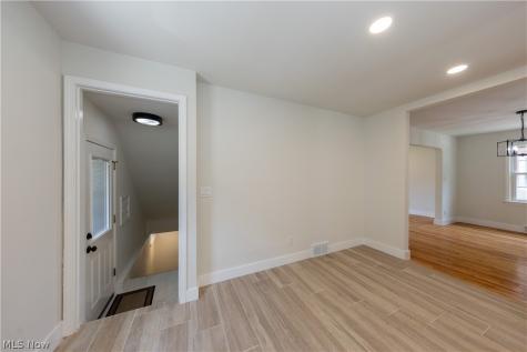 17606 Chagrin Boulevard Shaker Heights OH 44120