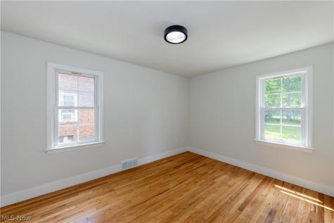 17606 Chagrin Boulevard Shaker Heights OH 44120