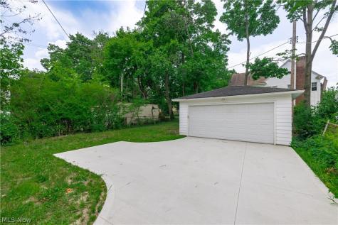 17606 Chagrin Boulevard Shaker Heights OH 44120