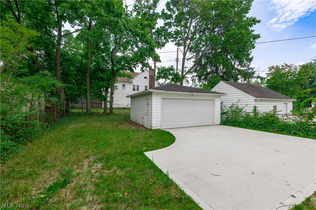 17606 Chagrin Boulevard Shaker Heights OH 44120