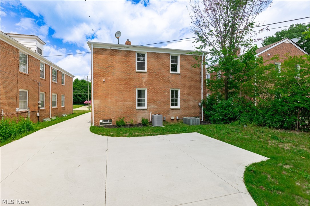 17606 Chagrin Boulevard Shaker Heights OH 44120