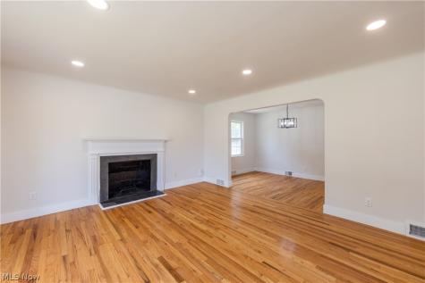 17606 Chagrin Boulevard Shaker Heights OH 44120
