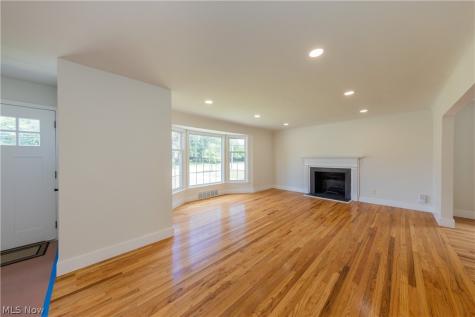 17606 Chagrin Boulevard Shaker Heights OH 44120