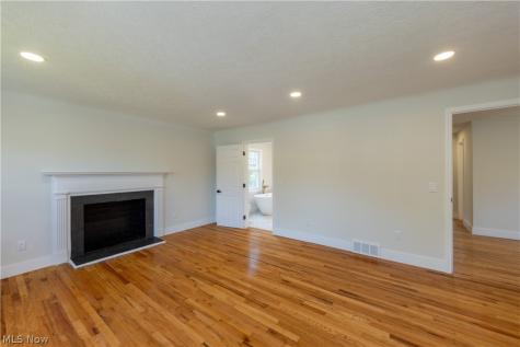 17606 Chagrin Boulevard Shaker Heights OH 44120