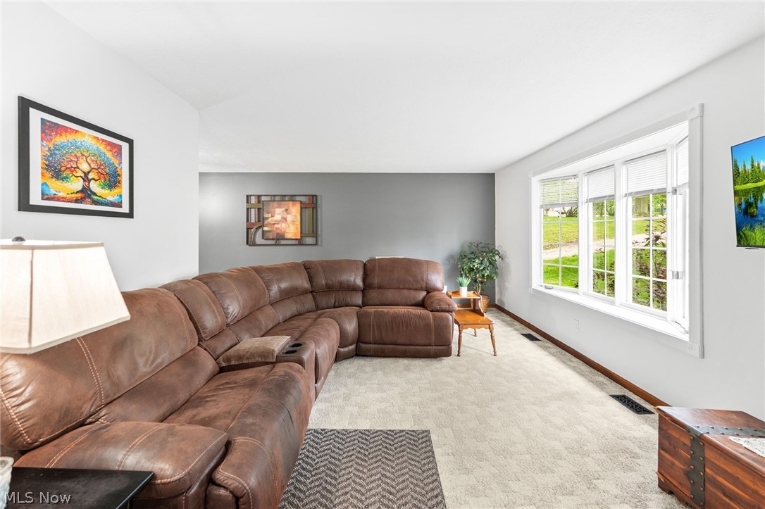 44 Navajo Trail Malvern OH 44644