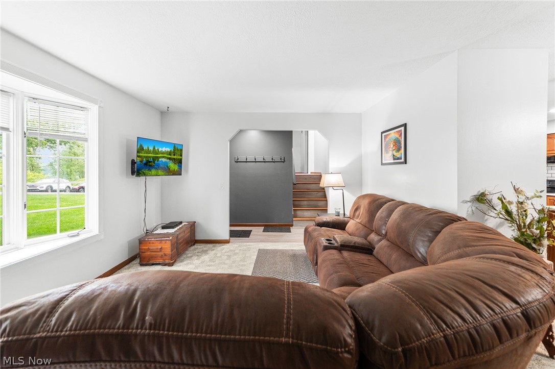 44 Navajo Trail Malvern OH 44644