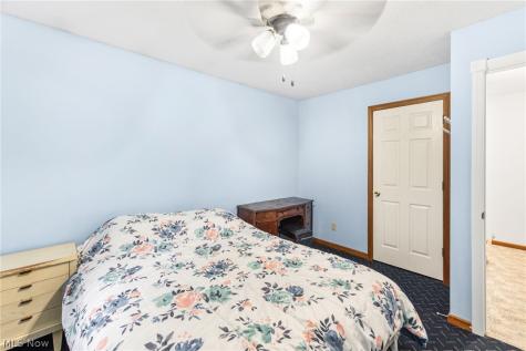 44 Navajo Trail Malvern OH 44644