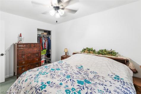 44 Navajo Trail Malvern OH 44644