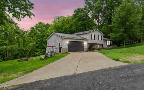 44 Navajo Trail Malvern OH 44644