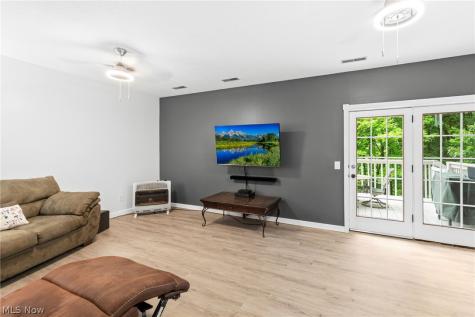 44 Navajo Trail Malvern OH 44644