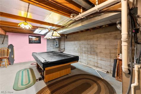 44 Navajo Trail Malvern OH 44644