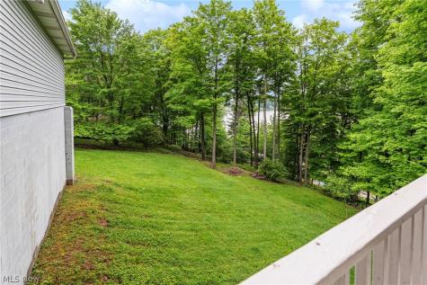 44 Navajo Trail Malvern OH 44644