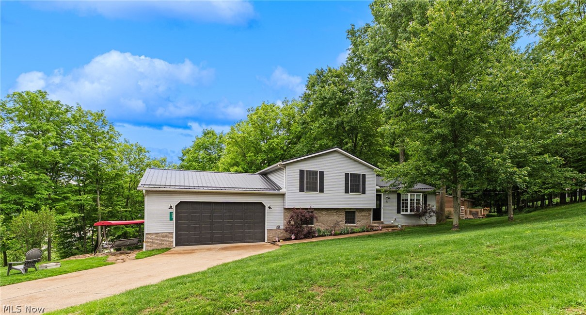 44 Navajo Trail Malvern OH 44644