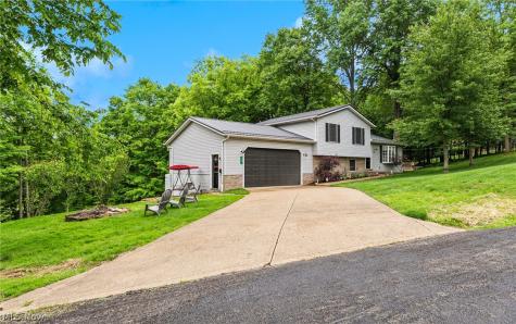 44 Navajo Trail Malvern OH 44644