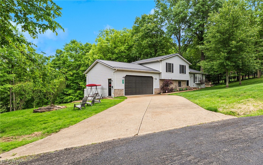 44 Navajo Trail Malvern OH 44644
