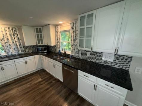 1087 Krumroy Road Akron OH 44306