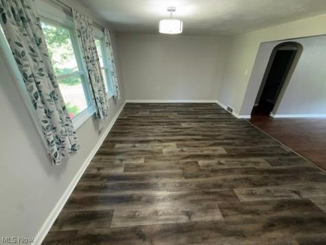 1087 Krumroy Road Akron OH 44306