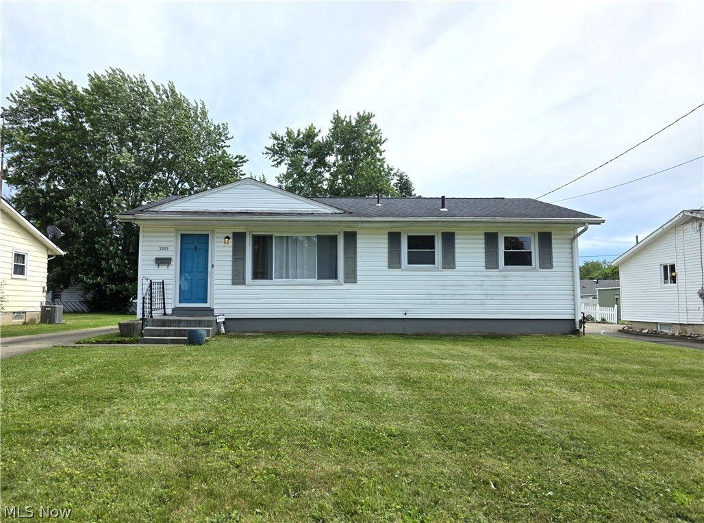 3205 Starlite Drive NW Warren OH 44485