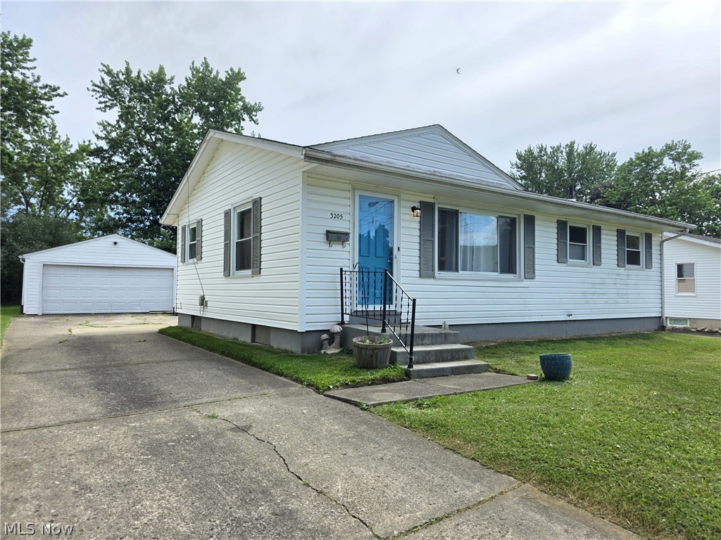 3205 Starlite Drive NW Warren OH 44485