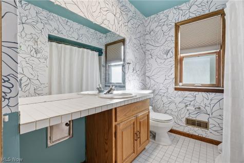 7715 Brecksville Road Independence OH 44131