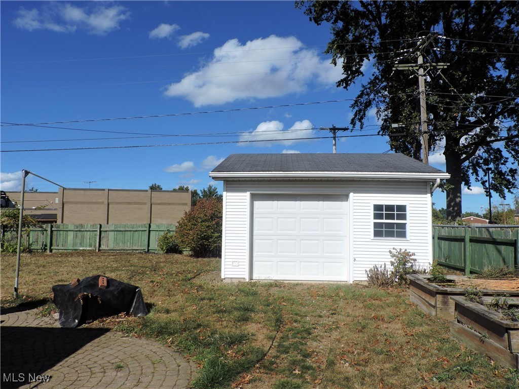 1106 W 42nd Place Lorain OH 44052