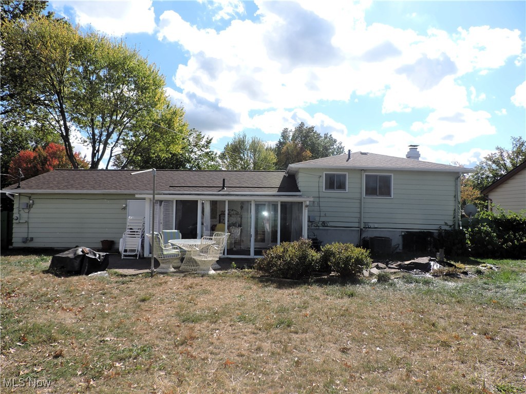 1106 W 42nd Place Lorain OH 44052