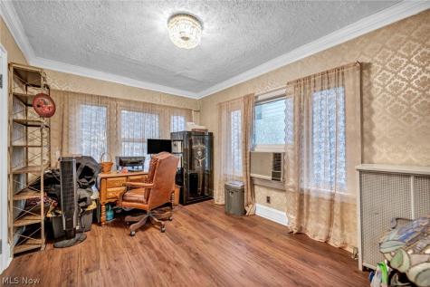 4589 S Hills Drive Cleveland OH 44109