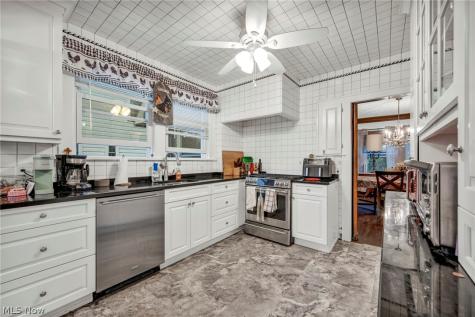 4589 S Hills Drive Cleveland OH 44109