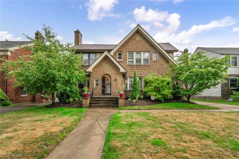 4589 S Hills Drive Cleveland OH 44109