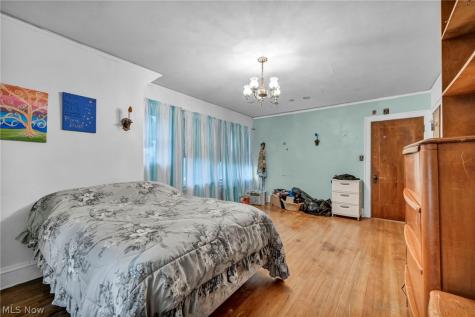 4589 S Hills Drive Cleveland OH 44109