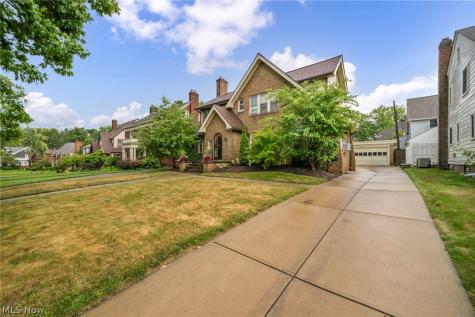 4589 S Hills Drive Cleveland OH 44109