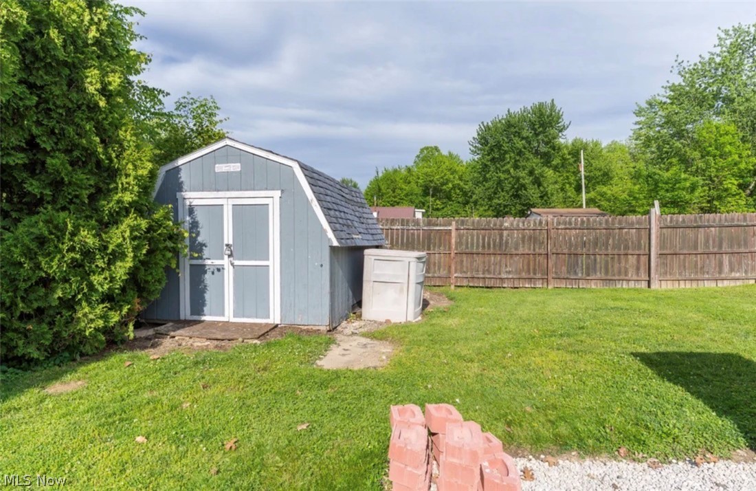 259 River Road Lake Milton OH 44429