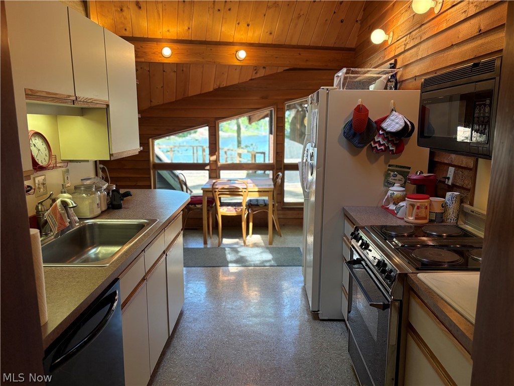 2325 Plum Point Roaming Shores OH 44084