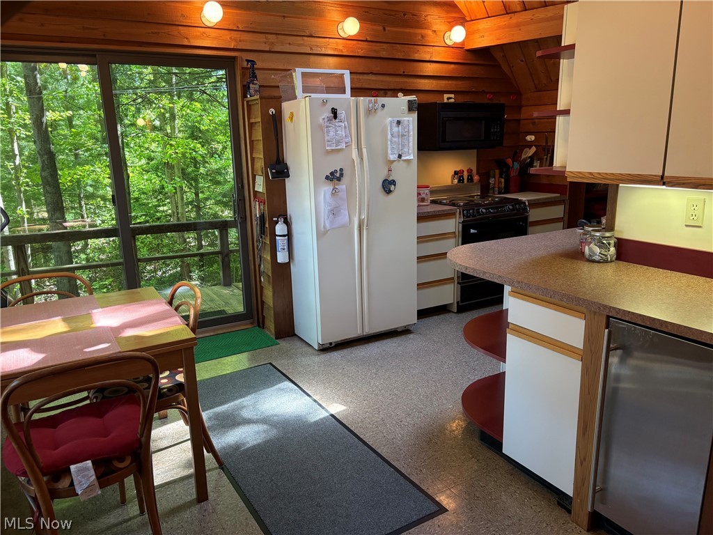 2325 Plum Point Roaming Shores OH 44084