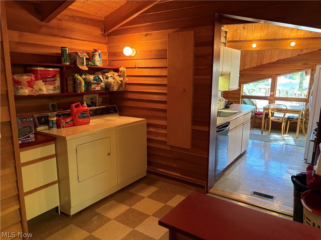 2325 Plum Point Roaming Shores OH 44084