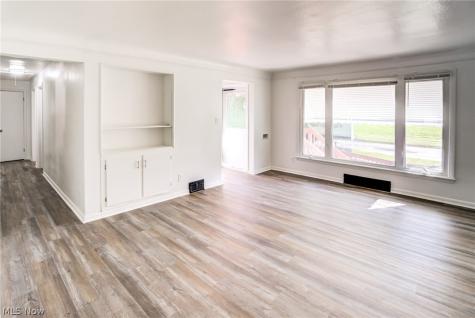 207 Forbes Road Bedford OH 44146