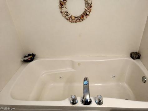 3109 Castle West Circle NW Massillon OH 44647