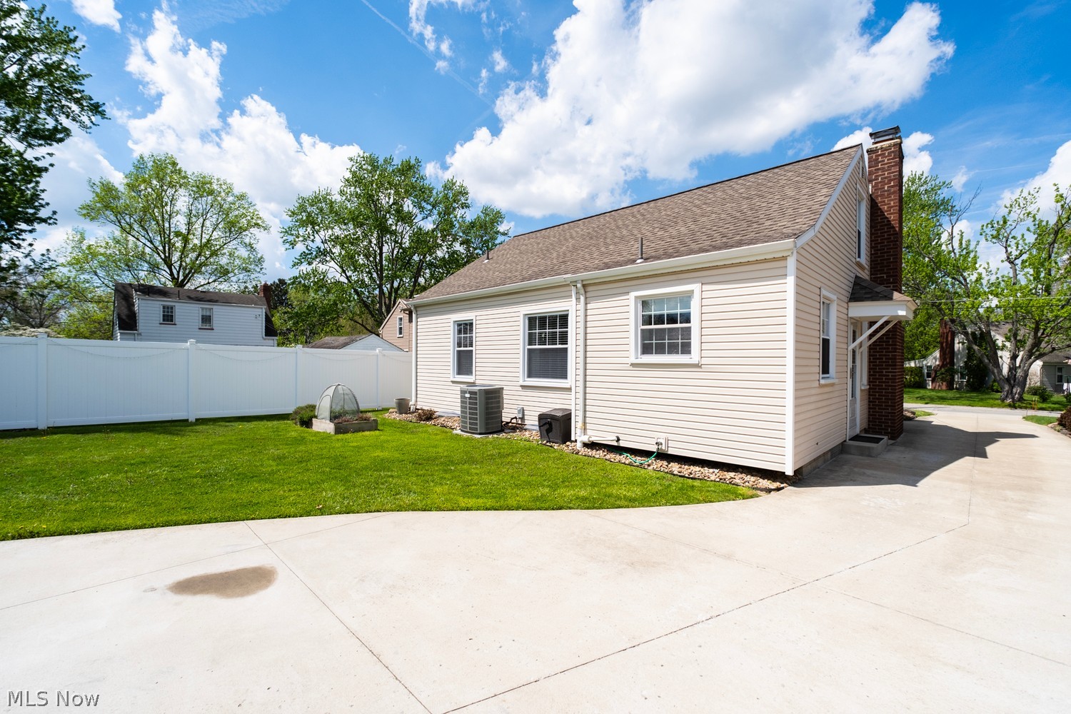 51 Marlindale Avenue Youngstown OH 44512