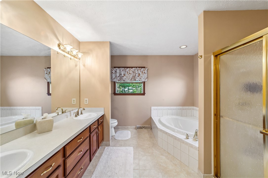 6955 Crystal Creek Drive Brecksville OH 44141