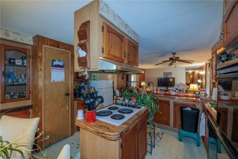14 Van Ess Drive Olmsted Twp OH 44138