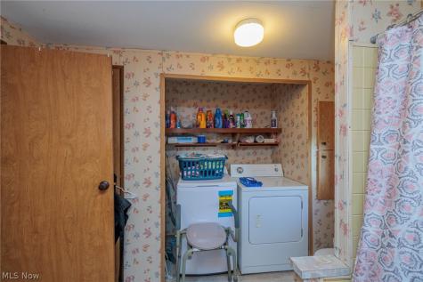 14 Van Ess Drive Olmsted Twp OH 44138
