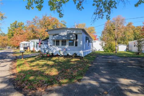 14 Van Ess Drive Olmsted Twp OH 44138
